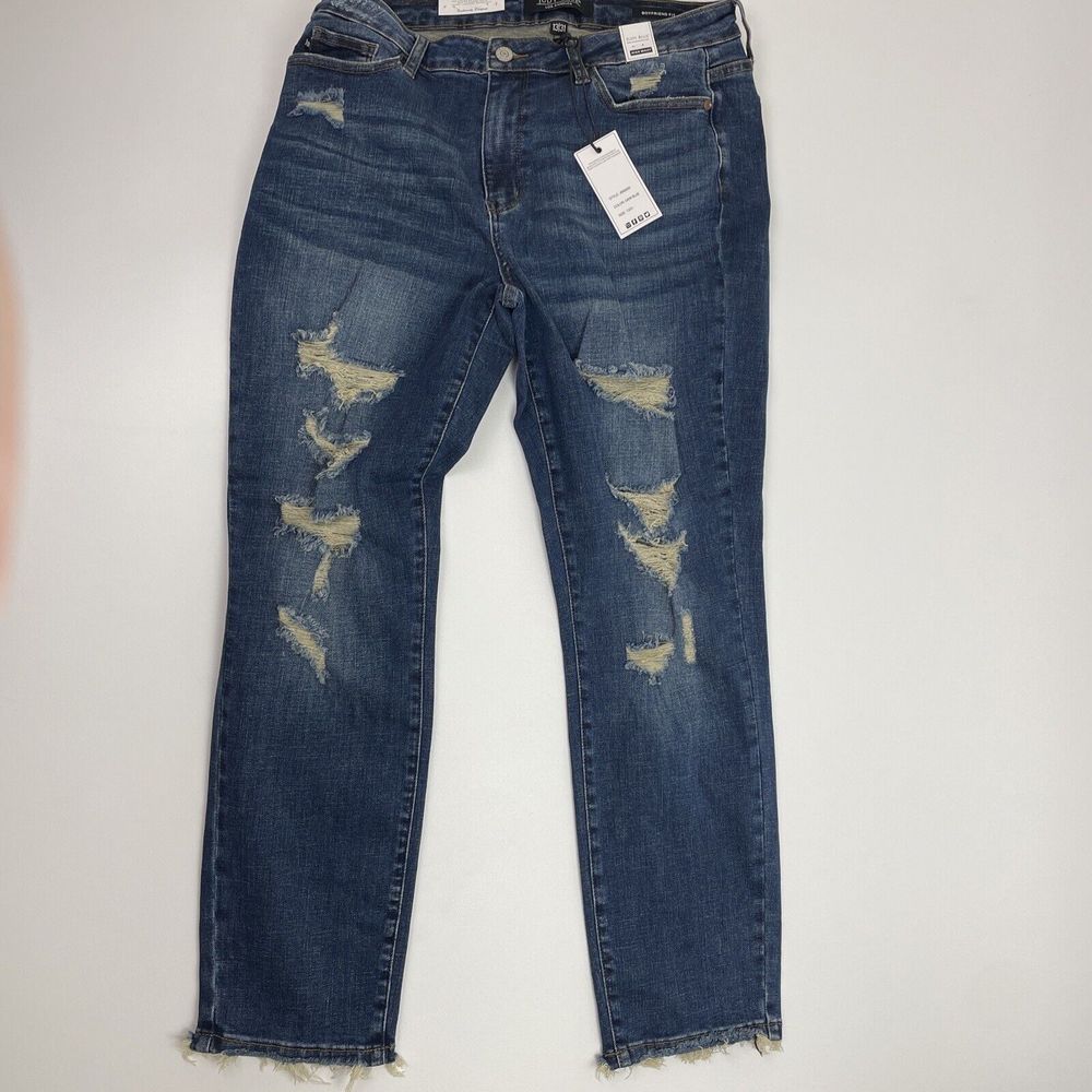 Judy Blue Jeans High Waist Boyfriend Fit Distressed JB88305 13/31 NWT Med Wash
